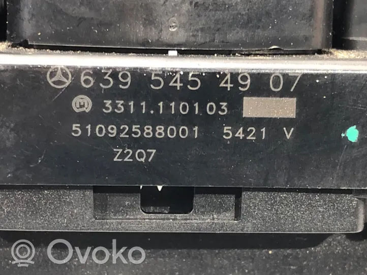 Mercedes-Benz Vito Viano W639 Przycisk świateł awaryjnych 6395454907