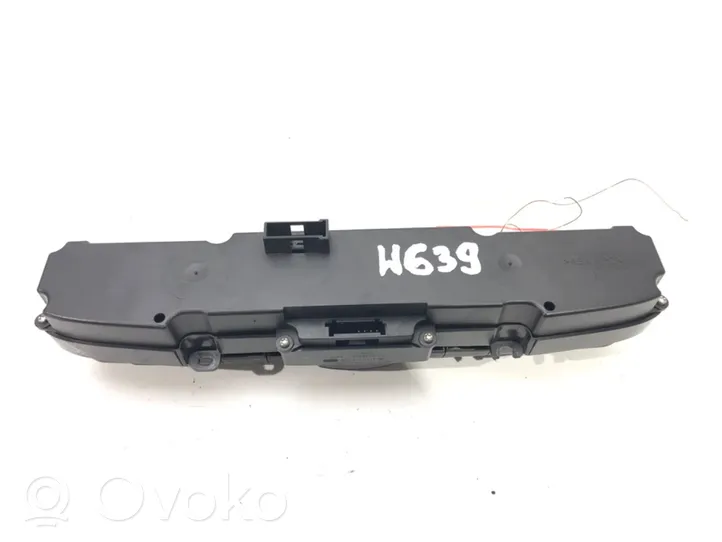 Mercedes-Benz Vito Viano W639 Botón interruptor de luz de peligro 6395454907