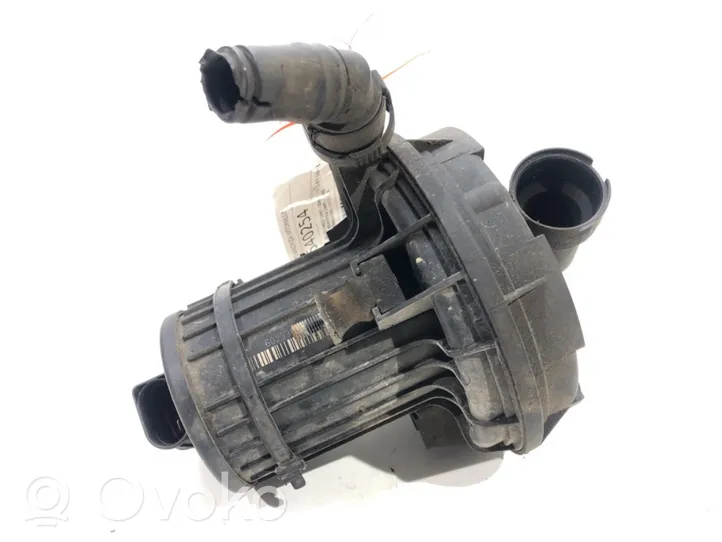 Audi A6 S6 C5 4B Pompe à air secondaire 8D0906613B