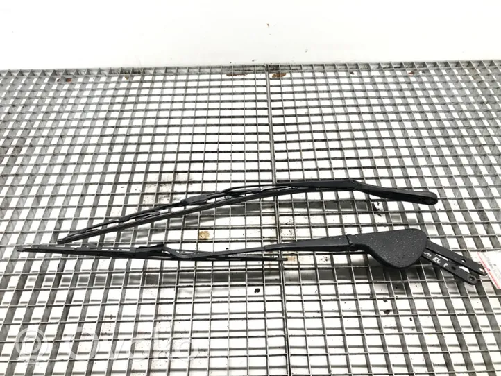 Mercedes-Benz C AMG W203 Front wiper blade arm A2038201944