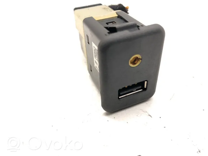 Chevrolet Cruze II Connettore plug in USB 