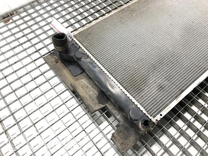 Toyota Avensis T270 Radiateur de refroidissement 