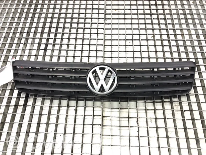 Volkswagen PASSAT B5 Etusäleikkö 3B0853653C