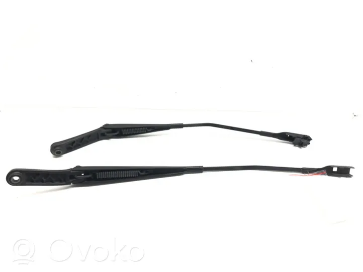 Audi Q3 8U Front wiper blade arm 