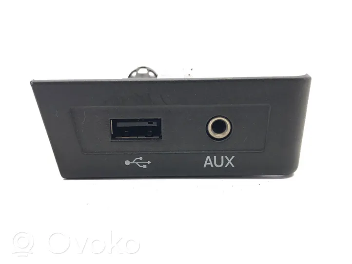 Skoda Rapid (NH) Connecteur/prise USB 