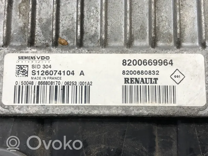 Renault Clio III Unité de commande, module ECU de moteur 8200669964