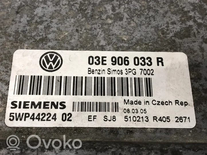 Volkswagen Polo IV 9N3 Unité de commande, module ECU de moteur 03E906033R