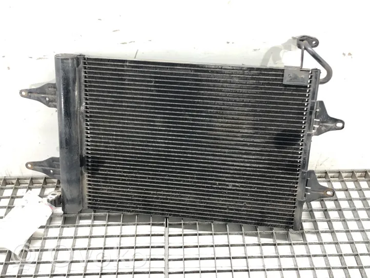 Volkswagen Polo IV 9N3 Radiateur de refroidissement 6Q0820411E