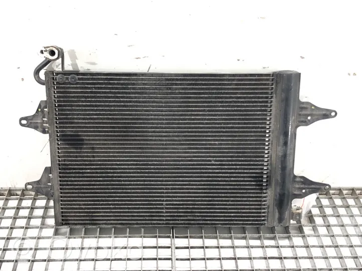 Volkswagen Polo IV 9N3 Radiateur de refroidissement 6Q0820411E