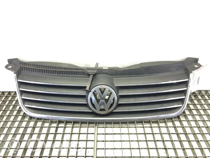 Volkswagen PASSAT B5.5 Grille de calandre avant 