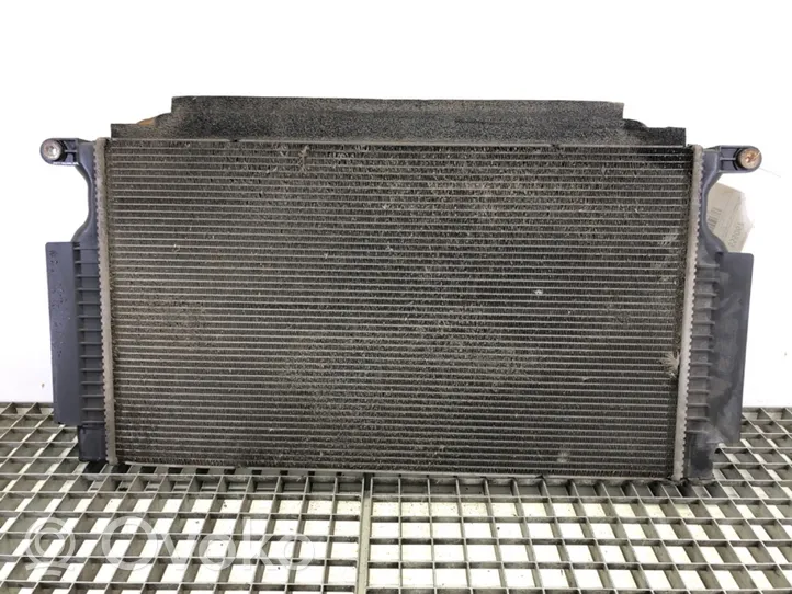 Toyota Avensis T270 Radiateur de refroidissement 16400-0R061