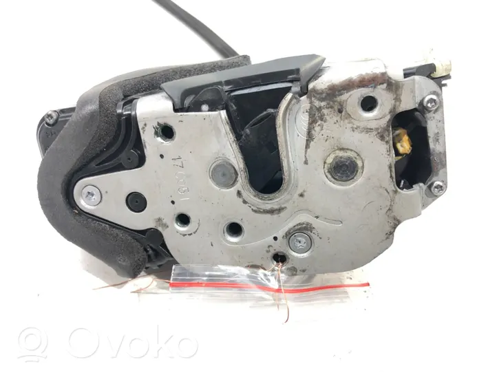 Opel Zafira C Front door lock 