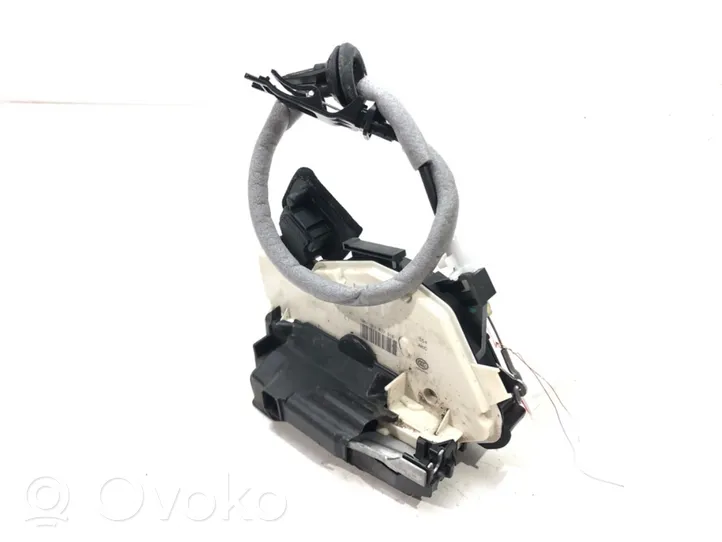 Volkswagen PASSAT B8 Front door lock 5E1837016