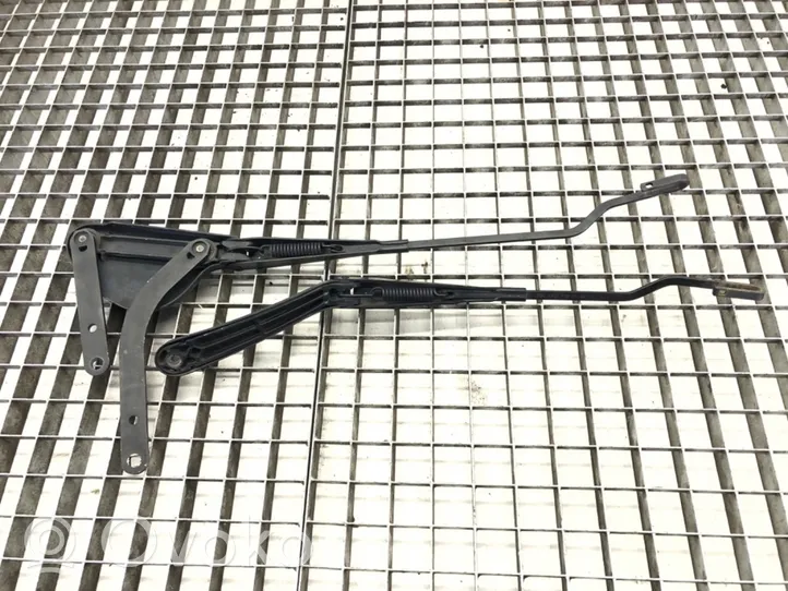 Mercedes-Benz C AMG W203 Front wiper blade arm A2038201944