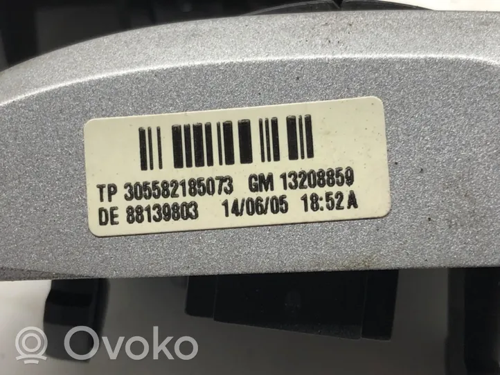 Opel Zafira B Przełącznik / Przycisk kierownicy 13208859