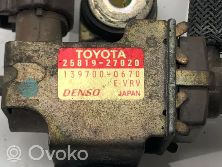 Toyota Corolla Verso E121 Regulator ciśnienia paliwa 25819-27020