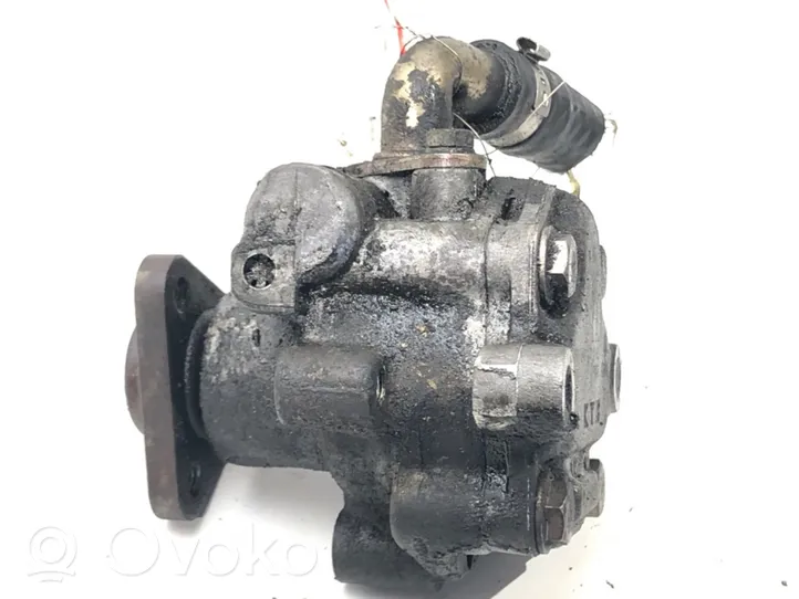 Audi A4 S4 B5 8D Ohjaustehostimen pumppu 8D0145177Q