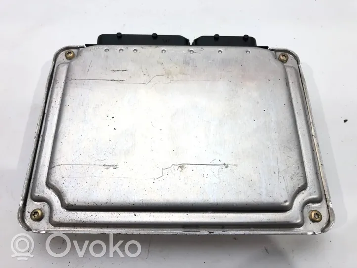 Audi A4 S4 B6 8E 8H Unité de commande, module ECU de moteur 0261207579