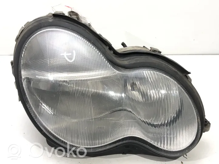 Mercedes-Benz C AMG W203 Lampa przednia 0301166202