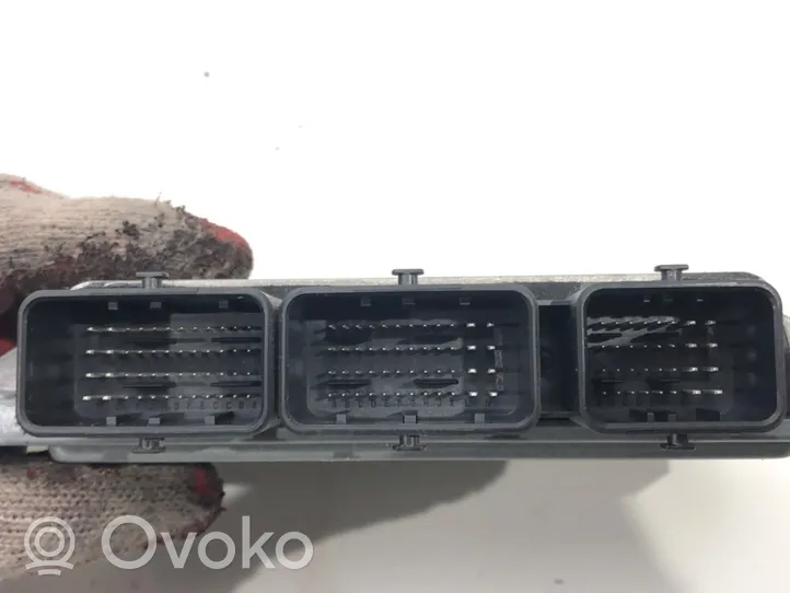 Renault Clio III Unité de commande, module ECU de moteur 237101907R