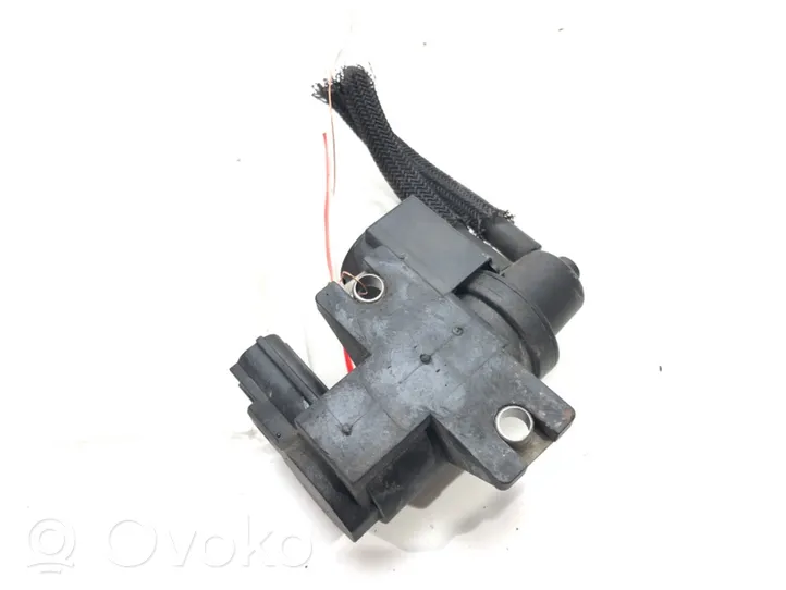 Toyota Avensis T250 Regulator ciśnienia paliwa 25819-0R011