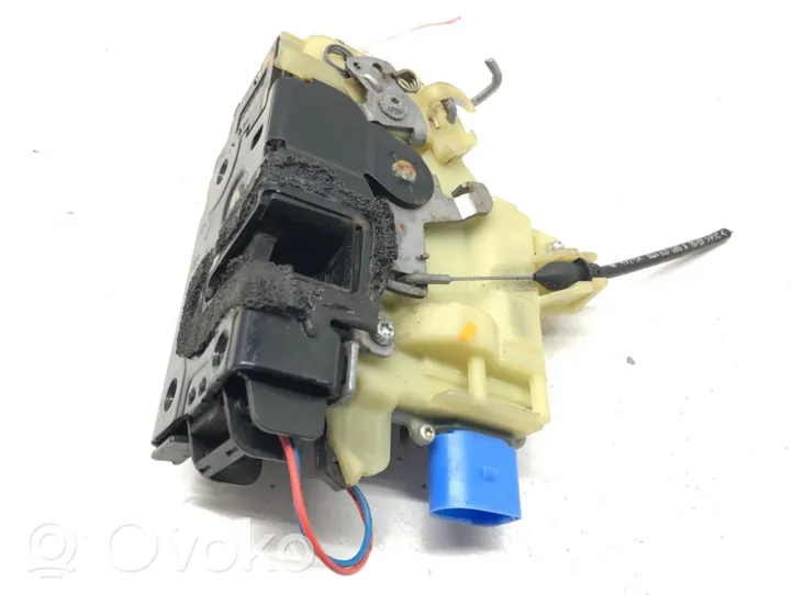 Volkswagen Polo IV 9N3 Front door lock 3B1837015AQ