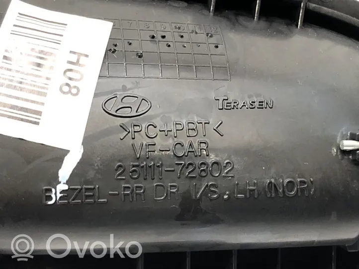 Hyundai i40 Takaoven sisäkahva 25111-72802