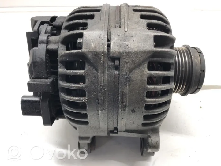 Volkswagen PASSAT B5.5 Generatore/alternatore 028903031