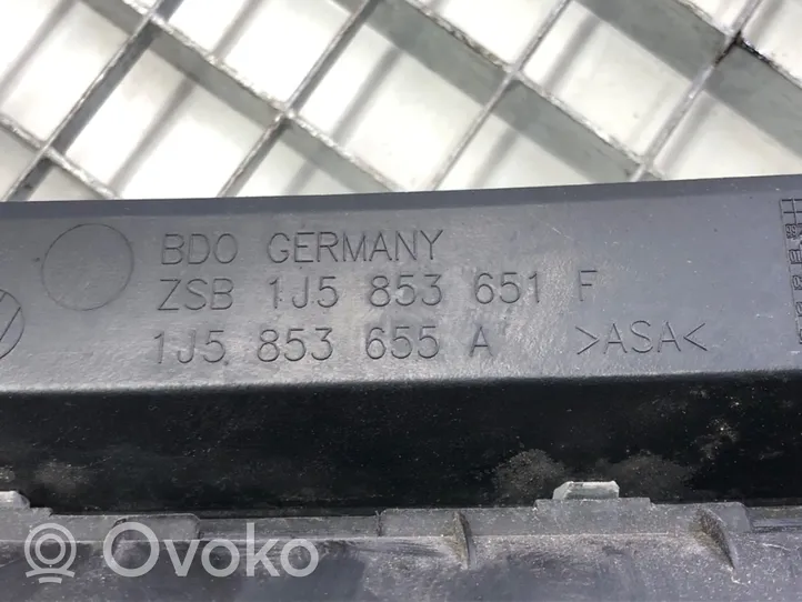 Volkswagen Bora Grotelės priekinės 1J5853651F