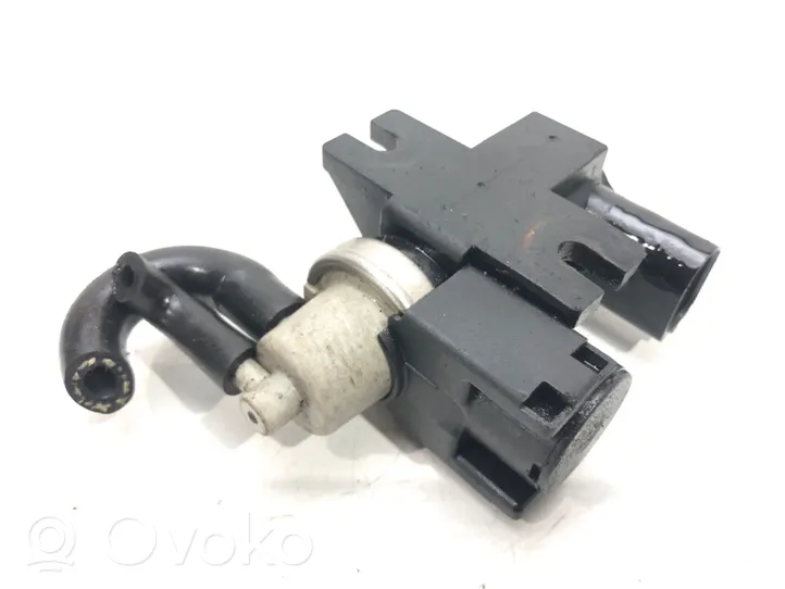 Audi A4 S4 B7 8E 8H Regolatore di pressione del carburante 8E0906627C