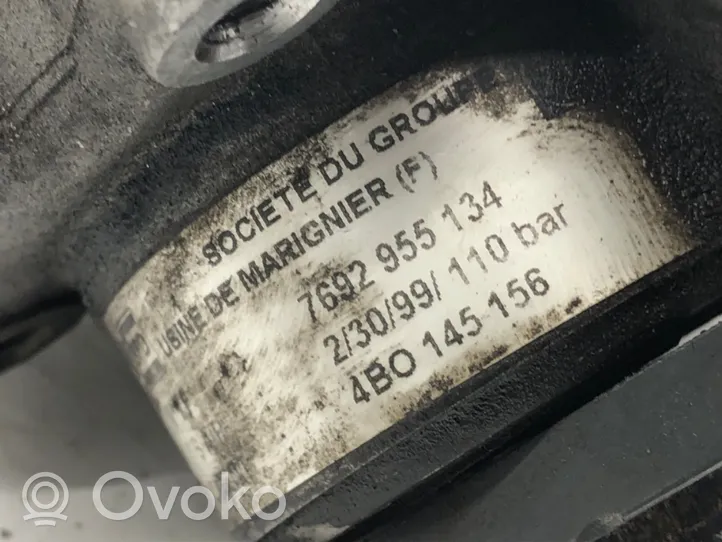 Audi A6 S6 C5 4B Pompe de direction assistée 4B0145156