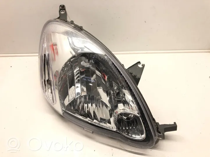 Toyota Yaris Lampa przednia 