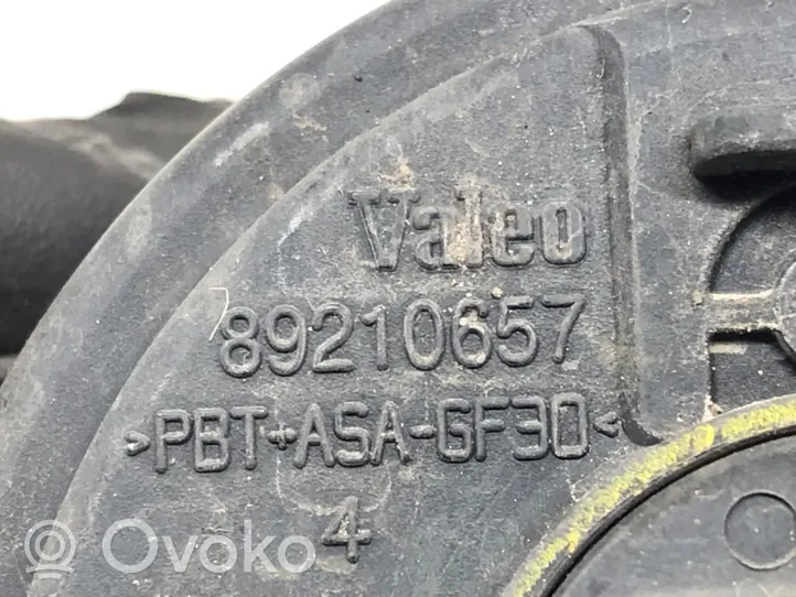 Toyota Yaris Fendinebbia anteriore 89210657