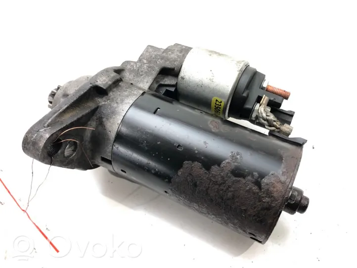 Volkswagen PASSAT B6 Starter motor 1005831311