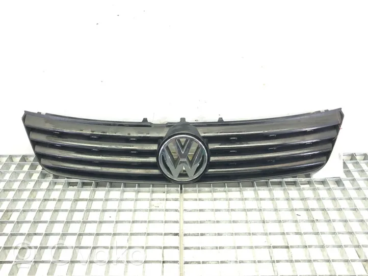 Volkswagen PASSAT B5 Atrapa chłodnicy / Grill 3B0853653C