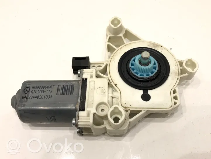 Mercedes-Benz CLS C257 Rear door window regulator motor A0009061607