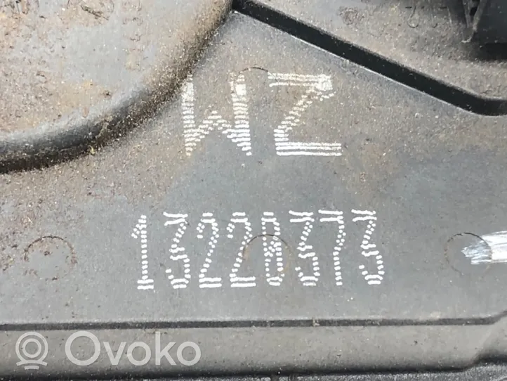 Opel Astra H Zamek drzwi tylnych 13220373