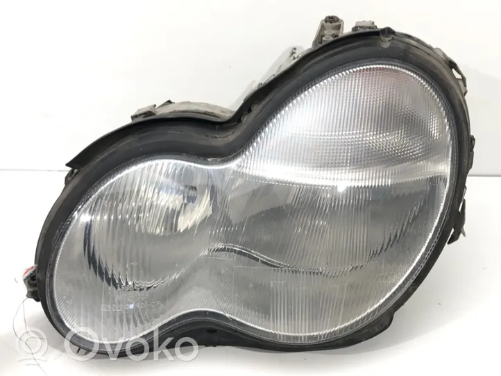 Mercedes-Benz C AMG W203 Lampa przednia A2038200161