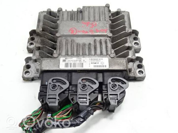 Renault Laguna III Sterownik / Moduł ECU 8200726923