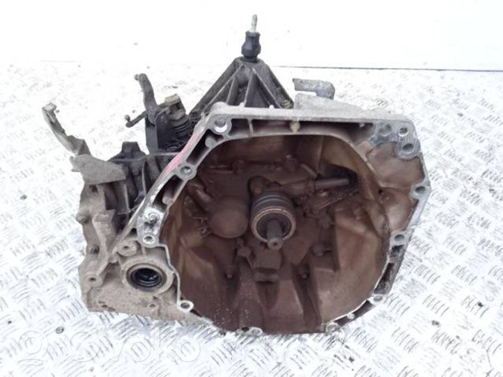 Nissan Qashqai Manuaalinen 5-portainen vaihdelaatikko 8200367222