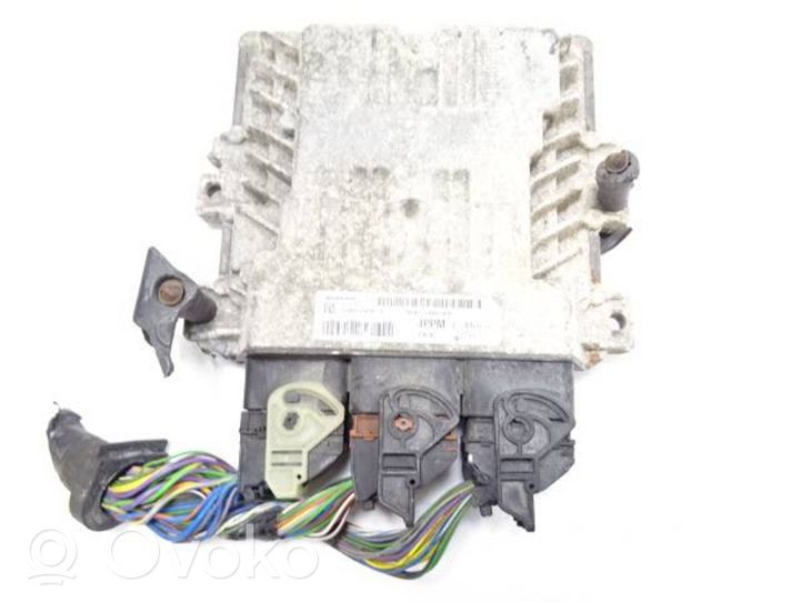 Ford Focus Calculateur moteur ECU BV6112A650NM