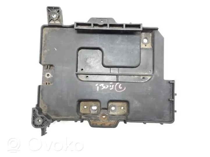 Hyundai i30 Vassoio batteria 37150A5000