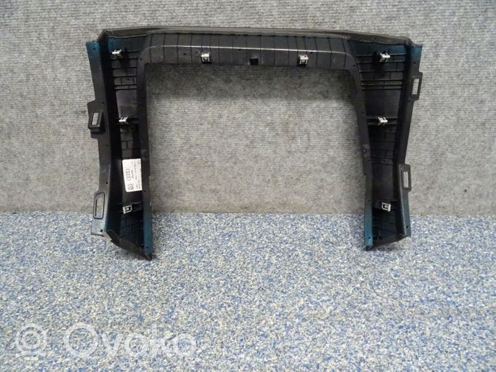 Audi Q8 Altra parte interiore 4M8857916