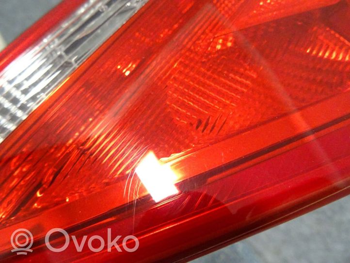 Audi A5 8T 8F Lampy tylnej klapy bagażnika 8T0945094