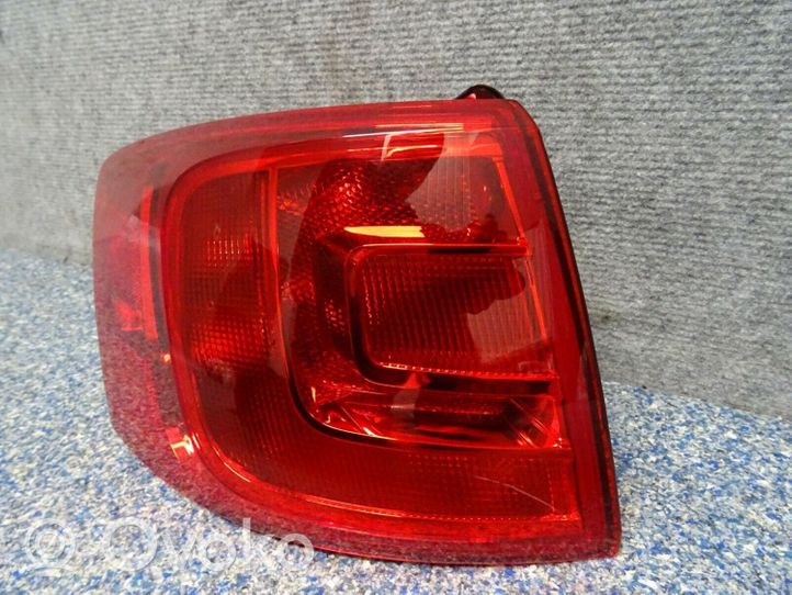 Volkswagen Jetta VI Lampa tylna 5C6945095