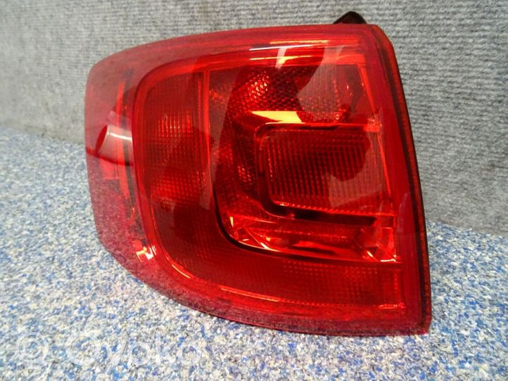 Volkswagen Jetta VI Rear/tail lights 5C6945095