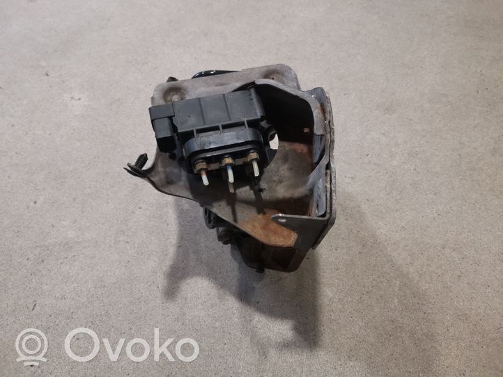 Mercedes-Benz S C217 Compresseur / pompe à suspension pneumatique A0993200104