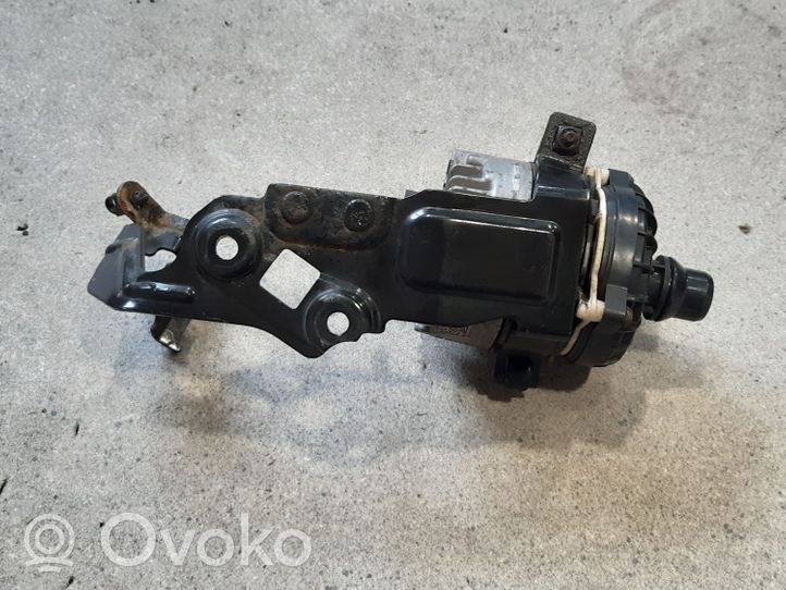 Mercedes-Benz C AMG W205 Pompe de circulation d'eau A0005002300