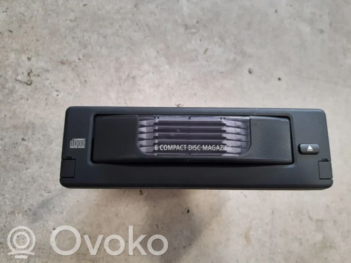 9131850 BMW 5 E60 E61 CD/DVD changer, 33.00 € RRR