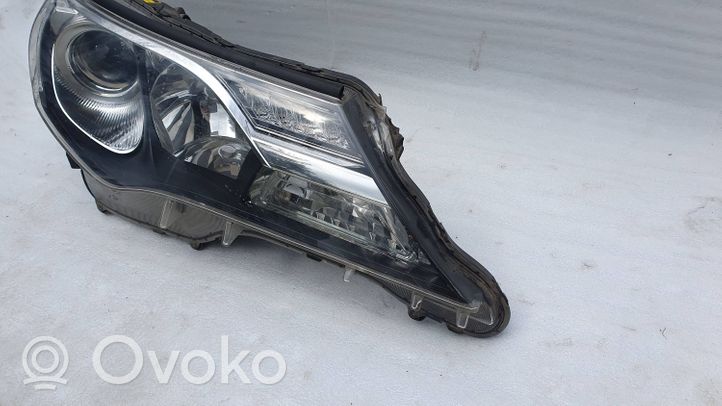 Toyota RAV 4 (XA40) Lampa przednia 